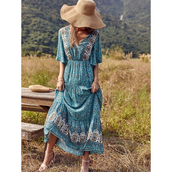 🦋 BLUE FLORAL BOHO MAXI DRESS! - Picture 6 of 15